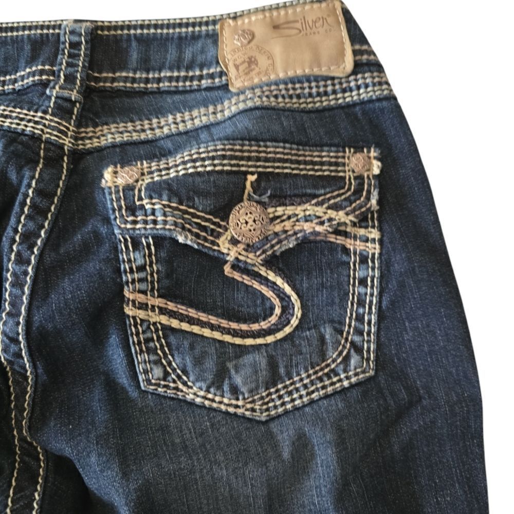 Silver Jeans Dark Blue Cropped Ankle Jeans with White Contrast Stitching